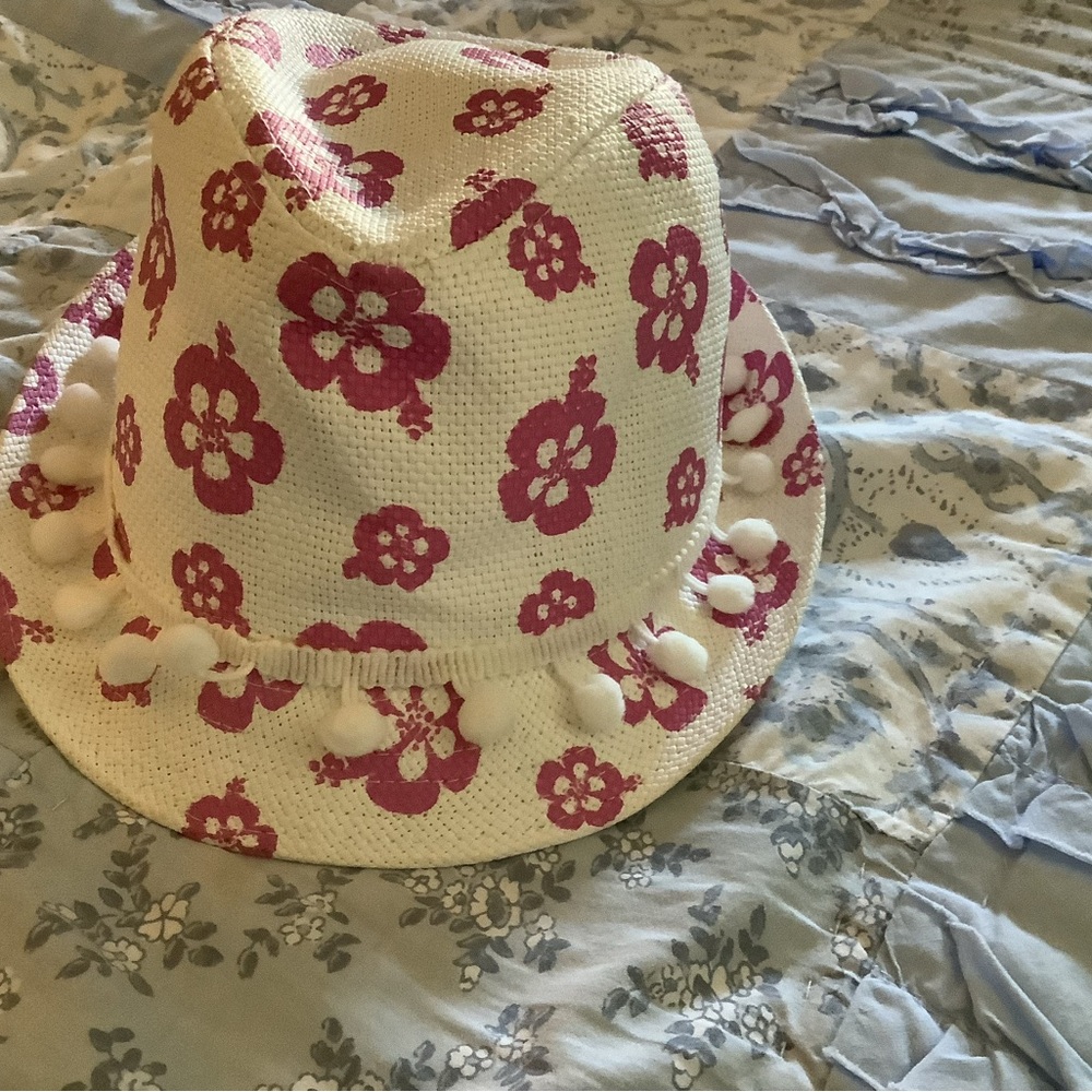 Flap Happy Pink Floral Kids Hat
Worn once for a costume.